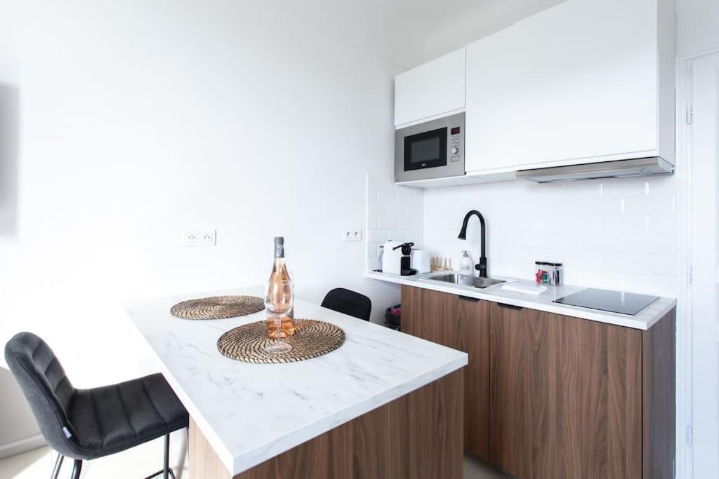 L33 2p Jean Medecin Centrale/ 2 Balcony & Ac Apartment Nice